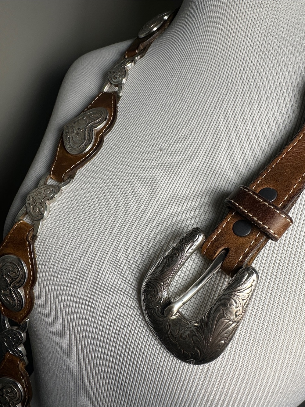 Tony Lama Brown Leather Western Belt with Silver Heart Conchos vintage USA - Picture 2 of 9